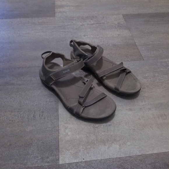 SOLD Teva Sandals Womens Size 7 - Picture 1 of 5